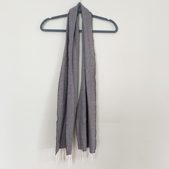 Avoca scarf in herringbone pattern in brown and off white colors. One size. - Picture 1 of 3